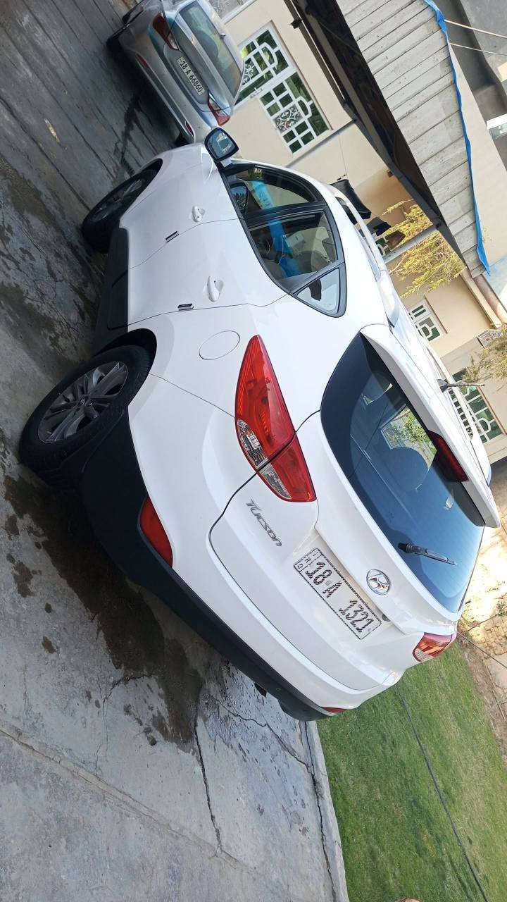 رمضان كريم احبتي الكرام 

للبيع توسان موديل 2015 وارد خليجي بيه صبغ شبرين بجاملغ الخلفي الايمن صبغ خارجي فقط والباقي مكفول رقم بابل دولي باسمي شخصياً 

مواصفات السياره 
----------------- 
1- لد امامي خلفي 
2- شاشه كبيره 
3- كامره خلفيه دواره 
4- حساسات خلفيه 
5- اشاير بلمري 
6- تحكم ستيرن جهتين 
7- حجم المحرك 2000 المرغوب شرط المكينه جديده 
8- سياره جديده وبلعافيه علتكون من نصيبه جاهزه من كلشي كامله مكمله تخم تايرات جدد باتري جديد حداديه اماميه وخلفيه جديده تبريد ثلج كامله مكمله 

9- للاستفسار *********** مكاني بابل حله 
10- السعر 162 وبيه مجال للطيبين الشراي يتصل ويشلع عيوني الخاص مغلق حلة, بابل
