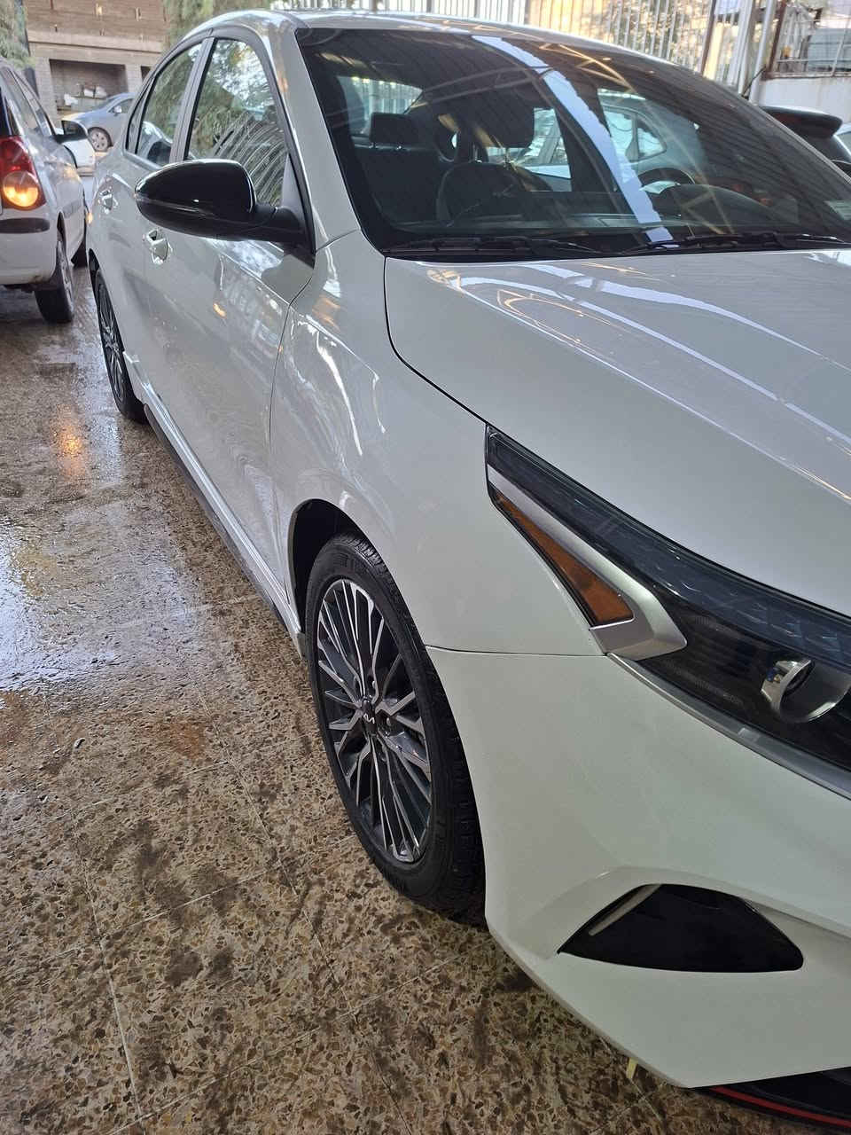 السلام عليكم
كيا فورتي جي تي لاين ابيض 2024
المواصفات...
السيارة زيروو  ماشية فقط 800 ميل..
السيارة فوووول مواصفات فتحة سقف بصمة تشغيل مع بصمة ابواب وتشغيل عن بعد...
رادار امامي + رادار جانبي 
 توقف ذاتي + تحديد مسار
ونقطة عمياء + سايد بريك دكمة ..
 لد امامي ولد خلفي و اضواء ترحيب عند الاقتراب من السيارة
تحكمات ستيرن كروز تثبيت السرعة
 ثلاث وضعيات قيادة (نورمل + سمارت + سبورت)
شاشة كبيرة  8 انج + 🅖🅟🅢+ بوصله + كامره خلفية دواره 
محرك 2000 دوش
 الضرر ... نصف جاملغ امامي ونصف جاملغ خلفي  بدوووون دواخل
 وصور الضرر موجودة بالمنشور ....
السيارة كاتي بدووون رقم ...؟
موصل /  ***********
