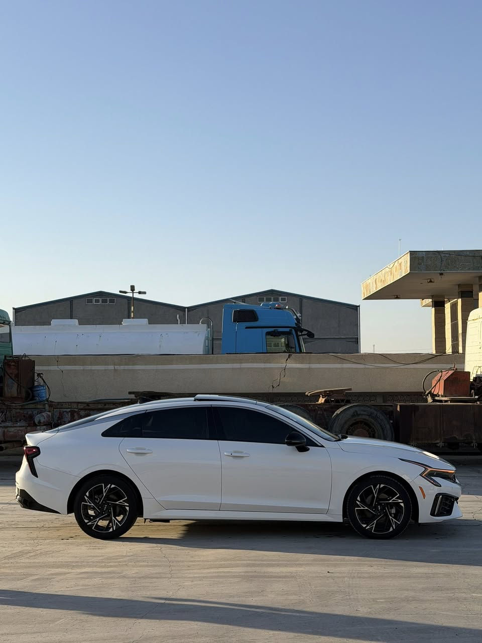 السلام عليكم
K5 Gt line 2025
ماشية ٢٥ الف ميل
دخول جديد بدون رقم
فول مواصفات عدا الكامرات
مواصفات: بنوراما
بصمة
دخول ذكي
ترحيب بالابواب
لايت LED 
بك لايت LED
عداد ديجيتال
شاشة حجم كبير
كاربلاي
كرسي كهرباء
تبريد قطعتين
تشغيل عن بعد
داخل احمر
ويل 19
اشارة بالمرايا
حساس امامي خلفي
رادارات جانبي
رادار امامي خلفي
قيادة آلية
تحديد مسار
مود درايف
توقف ذاتي
بعد بيها مواصفات
محرك ٢٥٠٠ تنفس طبيعي
تبديل بنيد فقط بدون قطرة صبغ 
مكاني بابل
***********
