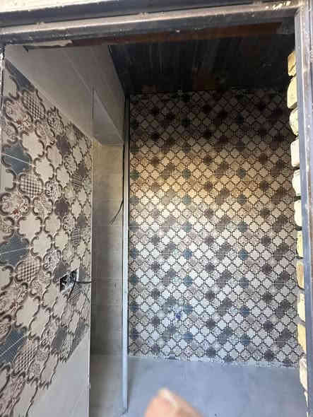 دار سكن طابقين مساحه 60 متر حي الحكيم منطقه تبليط  طابو زراعي سند 25   بناء حديث اساس رفت  تحت الانشاء 80‎%‎  صاله استقبال صحيات مطبخ وطارمه طابق ثاني غرفة نوم صحيات  وسطح عدد 2  بالكونه السعر. مراسله واتس *********** استلام مفتاح عند البيع
