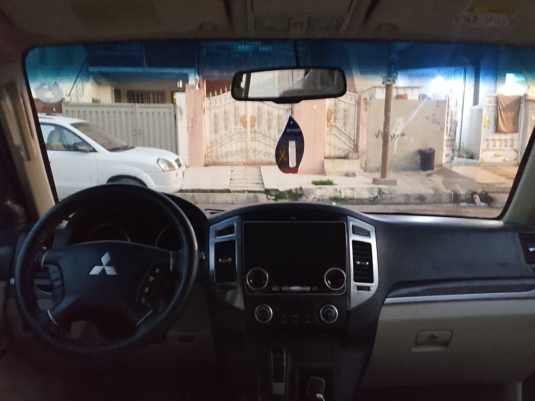 باجيرؤ 2015 محرك 6سلندر سيارا مال جناي 
قترا صبوغ مابي دبل كير تحديد سورعا سيارا خير من الله تأيرات جديد كاميرا شاشة جبير دبل كيج تبريد تتفي كولة شخالة دبل سبير لايد زينؤ 
مكاني اربيل  بيع او مراوس حسب قناعة 
***********بي واتجاب 
*********** أربيل, العراق
