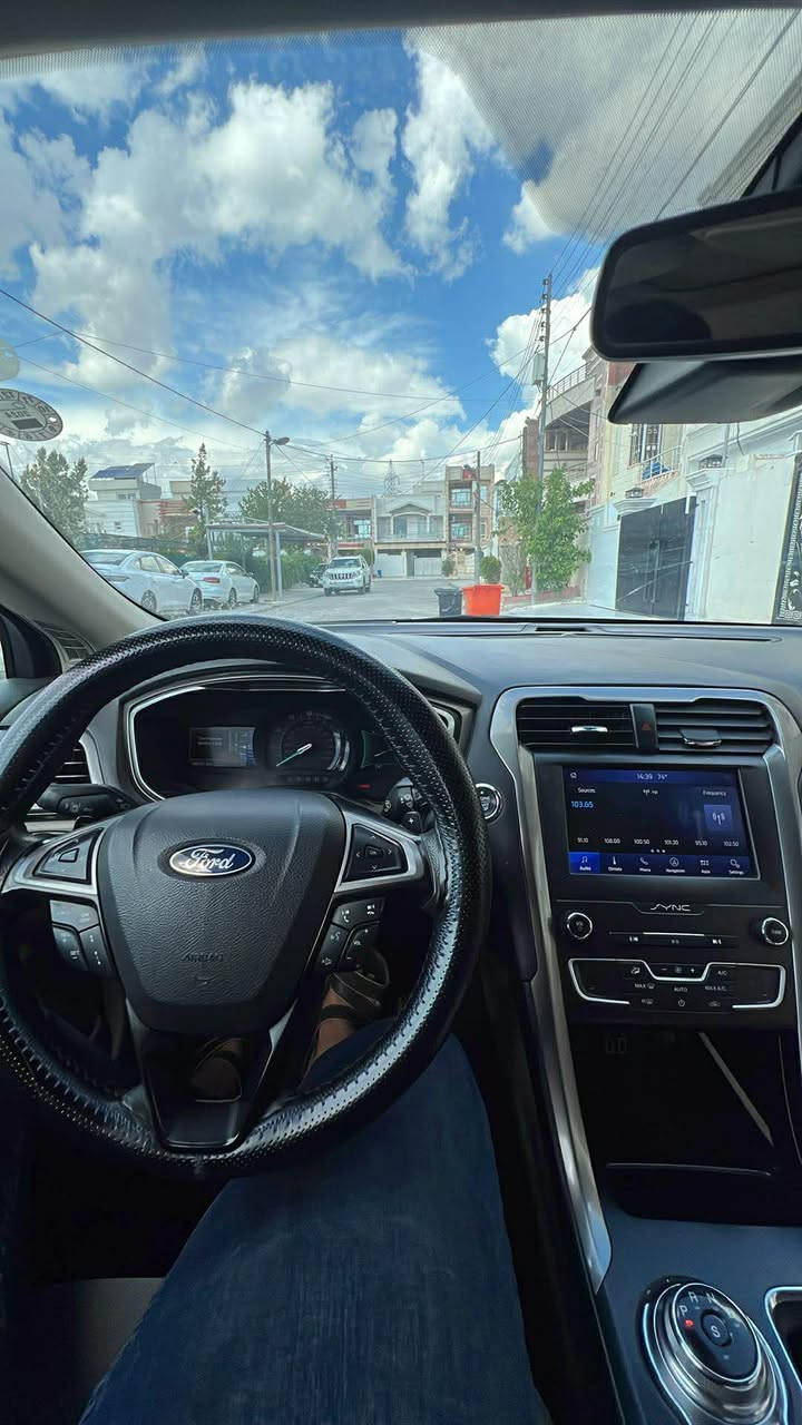 فۆرد فیوژن 2019 مواسەفاتی زۆر جوانی هەیە 
رەنگی سپی سەدەفیە 
مواسەفات: 
کوشین کارەبای 
خەتی جادە 
تحدید سورحە 
برێک ئەوتۆ 
ئیستاپ ئەوتۆ (نزیک ببێتەوە لە شتی بەرمبەر رادەوەستی)
گێر ماوس 
شەفتی سوکان 
سلاید 
تایەو ویلی لەسەرە 
سەیارەکە فولە مەکینە 15 تۆربۆیە هەر چ بەنزینەک هەیە تێکە چرکەی هەبوو بەشەرت گێر و مەکینە .
سەیارەکە لە هەکوو قەلبی 2 بست سبوغی هەیە لە چاملغی دوادە هیچ هیچی دیکەی نیە .(***********)📞 أربيل, العراق
