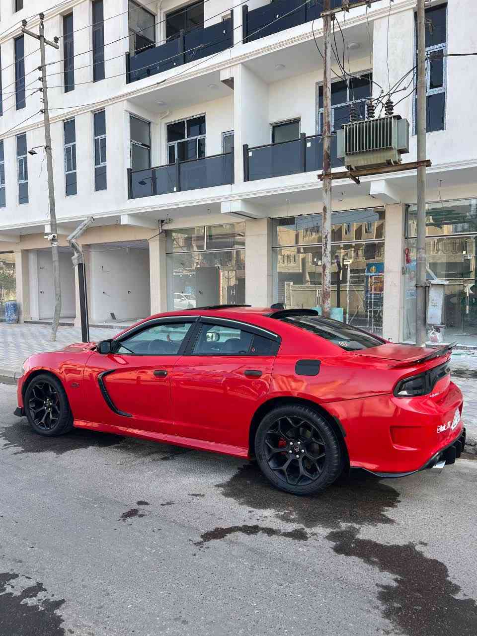 ياالله للبيع جارجر
2019 رقم بغداد باسمي 
ماشيه 75 الف ميل حقيقي 
سياره بدون حادث 
بس مصبوغه عام بدون دواخل
محرك 8 سلندر 5700 
السيارة عليها اكسل SRT
مع تزويد صالنصه  
مكانة السيارة بغداد 
السعر 165 وبيها مجال للشراي
***********
