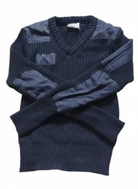 اسلام عليكم جيرسي للبيع اللون الاسود ملاحضه الجيرسي غير مستخدم اخذته ا...