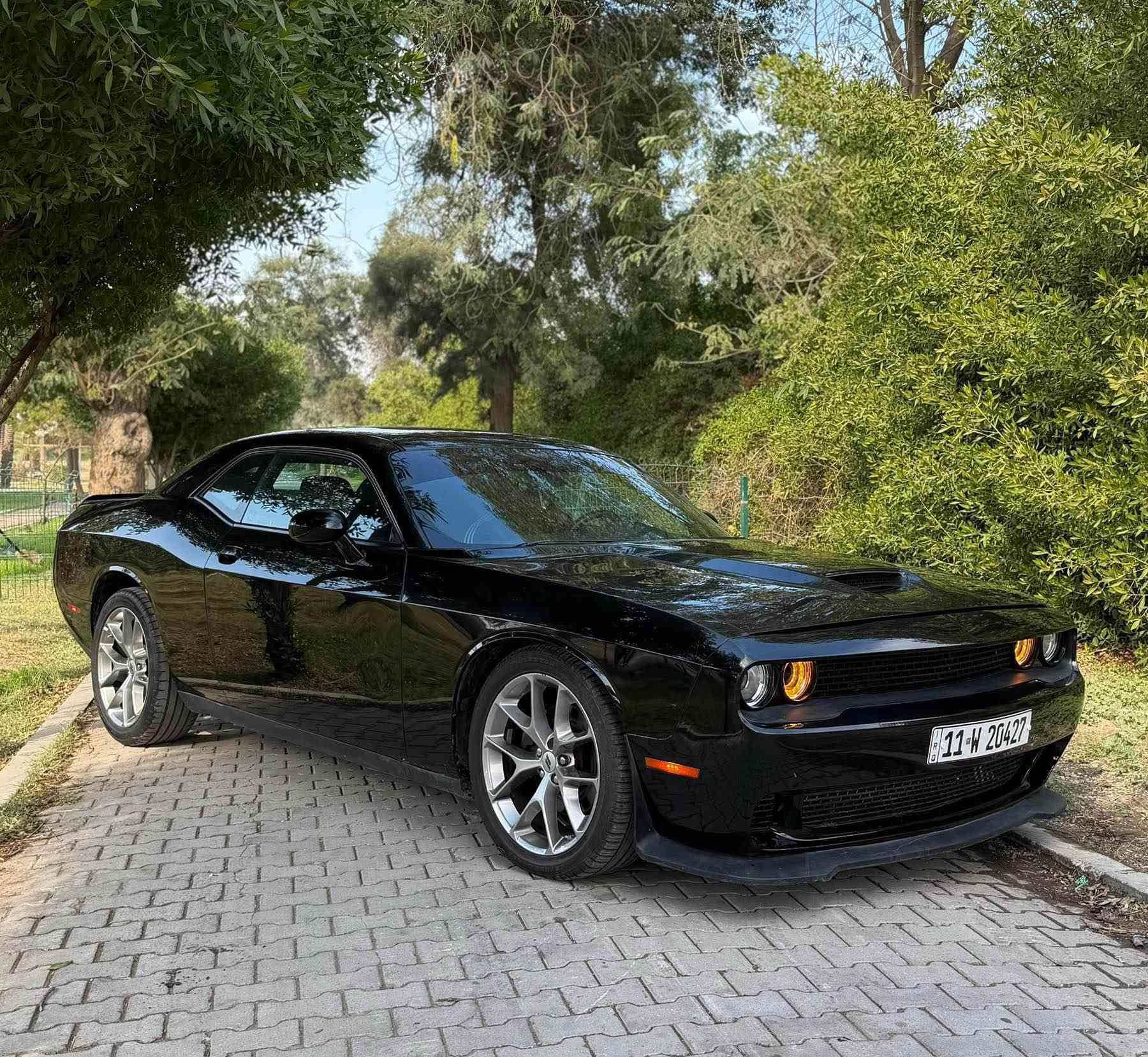 السلام عليكم 
جالنجر  
موديل : 2022
ماشية : 35 الف 
المواصفات 
شاشة 
كامرة 
كشنات كهرباء 
قطعتين تبريد 
تحكم ستيرن جهتين 
كروز سرعة 
نظام سبورت 
نظام ايكو 
حساسات 
دبل كزوز 
مكينة 6 سلندر 
 3600 
سبايدر 
لد امامي 
لايت زنون 
ويل كب كروم 
الون : اسود 
الحادث : جاملغ + بنيد . ) 
ملاحظة: السيآرة بدون رقم .

لاستفسار *********** بغداد, العراق
