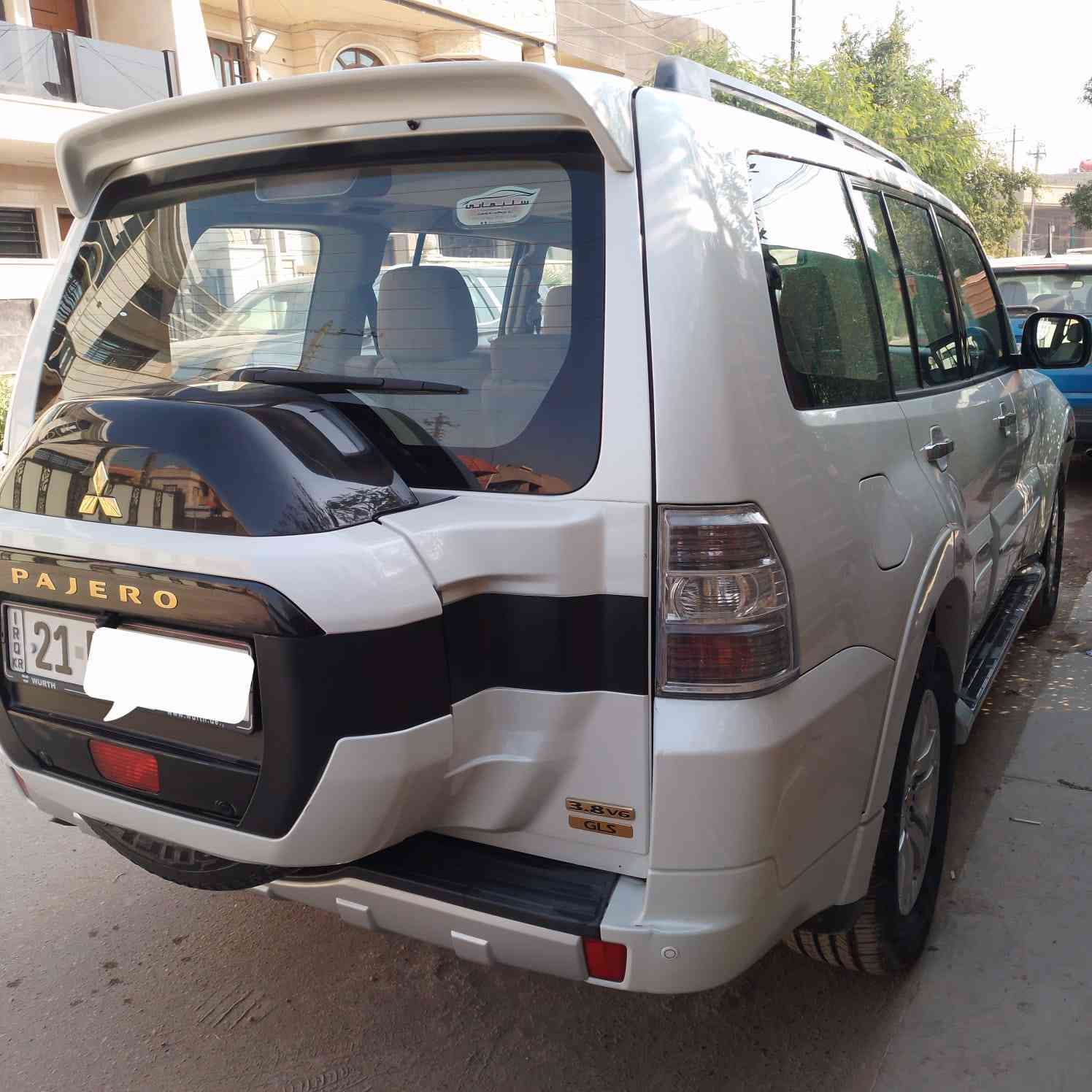 السلام عليكم 
باجيرو 
موديل 2018  العلامه الذهبية
محرك ٣٨٠٠ 
المسافه المقطوعة ١٣٢ كم
رقم سليمانية بإسمي تريد تحويل او وكاله 
سيارة جديده بحاله الوكاله بلعافيه ع الياخذها 

مكان السيارة بغداد 
رقم صاحب السيارة 
***********

السعر :: اطلبه بالتعليقات يصلك خاص 📩

#ادارة_الصفحه ⚡

ملاحظه / 🔴
مدير الصفحه غير مسؤول عن بيع وشراء واصوليات السياره نحن صفحه لعرض السيارات فقط.
