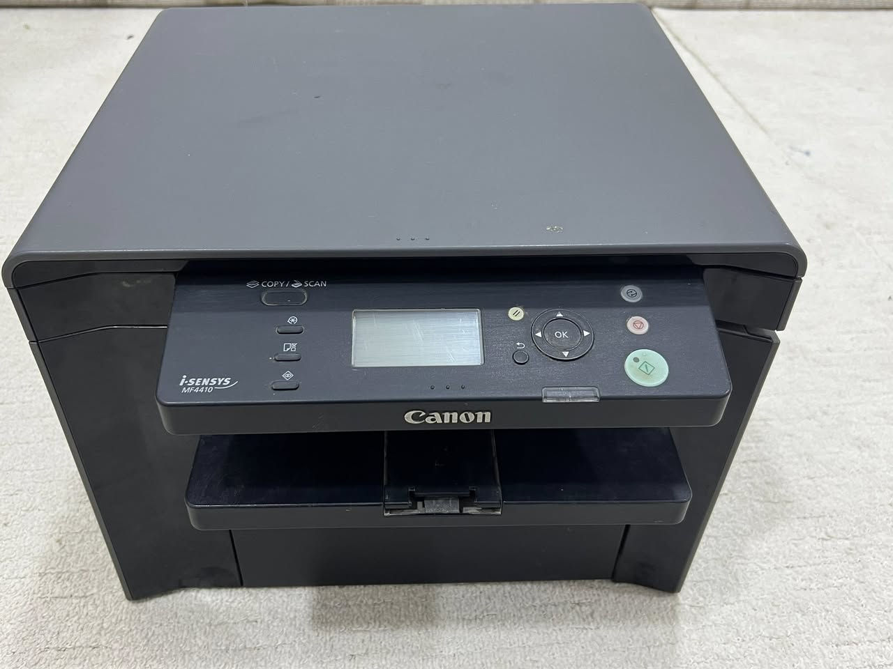 طابعه للبيع نضيفه كلش 
Canon MF4410
ليزر (مو حبر)
تصوير + طباعة + سكنر
مناسبة للمدارس والمكاتب
السعر 140 وبيها مجال للطيبين


**إذا كنت صاحب هذا الإعلان وتريد حذفه لأي سبب، رجاءا أرسل رسالة إلى الدعم الفني**