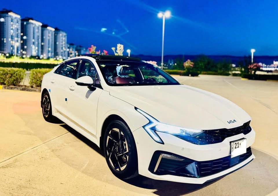 كيا كي فايف 2024  (vip مواصفات خاصه) 

قليل منها السياره كلها بيانو بلاك 

داخل جلد مشمشي مع صاج رصاصي 

اعلى فئه بشركة نيم فول 1/1 
ماشيه 26  الف كيلو  وبل ضمان 
خليجي كفاله عامه 
ضمان 5 سنوات شاشه 3 سنوات سيرفس 
سنه مجانا
محرك 2500 
مواصفات هوايه
بانوراما 
بصمه 
تشغيل عن بعد 
كشنات جلد مشمشي مميز 
كشنات كهرباء 
تدفئه تبريد بل مقاعد 
أناره داخليه لمس اوتو هولد ترحيب عن الاقتراب وعند إطفاء السياره انارة داخل يدات الأبواب الوان مع مود القيادة كامرات 5 رادارات جانبي امامي خلفي حساسات امامي خلفي شاشه تحذير عند اقتراب سياره أصوات تحذير مع تشغيل إشارة الجانبيه نقط عمياء تحذير تصادم عند فتح الباب توقف ذاتي مرايه قلاب فتح الصندوق عند الاقتراب صندوق كهرباء شفط كشنات حار بارد تشغيل عن بعد اطفاء عن بعد فتح وغلق الجام عن بعد مرايه وسطيه تعتيم مقاعد خزن كهرباء قفل الجام والأبواب من الداخل لسلامة الأطفال وبعد بيها 
السعر. 245 $ وبيه مجال 
مكان السياره بغداد الغزاليه
☎️ ***********
