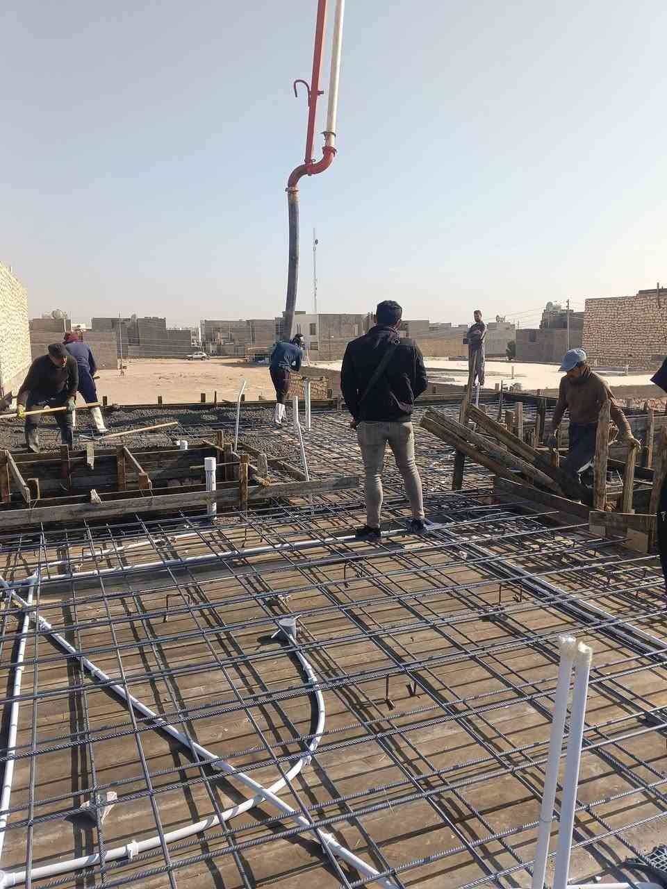 مكتب ارض الصفوه  للمقاولات وبناء  الدور السكنيه وفق الشروط والمواصفات  المطلوبة بجوده  عاليه وبأسعار تنافسية .و بكادر هندسي مختص بأعمال البناء والاعمار  ..
يوجد نضام #التقسيط 

***********

1.. تعديل الارض وتسويتها        عقارات أرض الصفوة 

2.. دفن الارض وحدلها.             موقع العمل الرمادي فقط

3.. تسقيط الخارطه 

4.. بناء رباط شريطي مسلح 40*50

5.. بناء وزن حجر واسمنت 

6.. لبخ الاساس خارج داخل 

7.. تكيير الاسس الدوره حصراً 

8..صب مانع رطوبه فوق الأسس 

9..بناء..حجر ..بلوك..طابوك..حسب الاتفاق 

10..تسليح السقف وفق المعايير 

11..تسليك انابيب الكهرباء قبل الصب

12..صب السقوف بارتفاع من 20الى 25 سم
