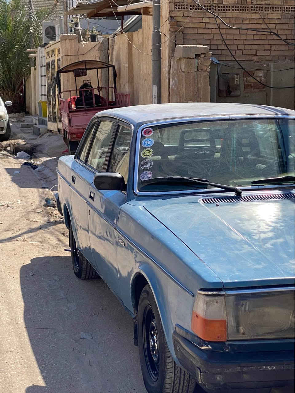 السلام فالفو ٨٢ كير ومكينه بطه اوتماتيك  تبريد شغال رقم انكليزي كهربائيات كلها شغاله تخم تاير جديد السياره مثل ماموضح بصوره السعر 35وبيها مجال *********** النجف, العراق
