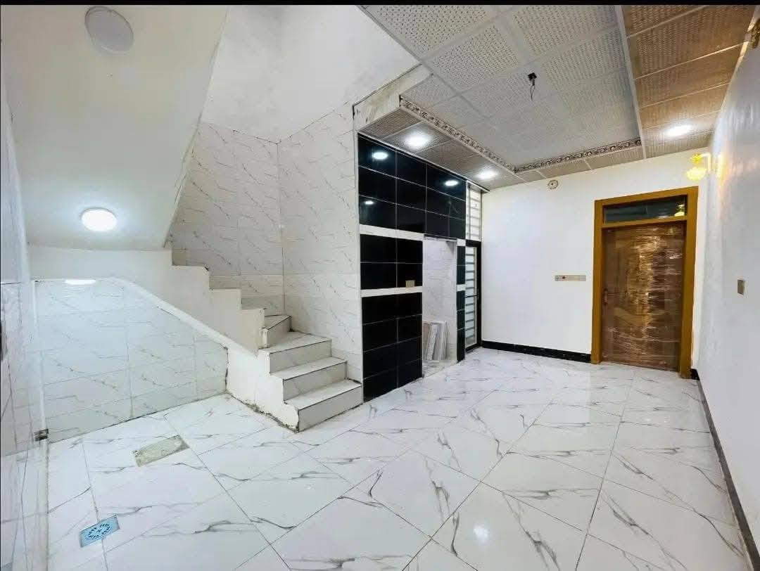 🏡دار للبيع🏡
المساحة: 80متر مربع
✅ #طابو_زراعي_سند_25_أقرار_محكمه
السعر: 30مليون  (مع المجال)
الموقع: النجف شارع الصب عمود 327 #ألخط_ألاول

مواصفات البناء:
غرفة/ صالة معزولة/مطبخ معزول/استقبال /صحيات خارجية مكشوفة
بناء مرتب (أساس + سقف كونكريت + طابوك)
أرضية بورسلين أبو الـ 60

الخدمات:#بعد_عن_سوق_100م
ماء كهرباء مدارس سوق تبليط مولد

للاستفسار والاتصال:
*********** النجف, العراق
