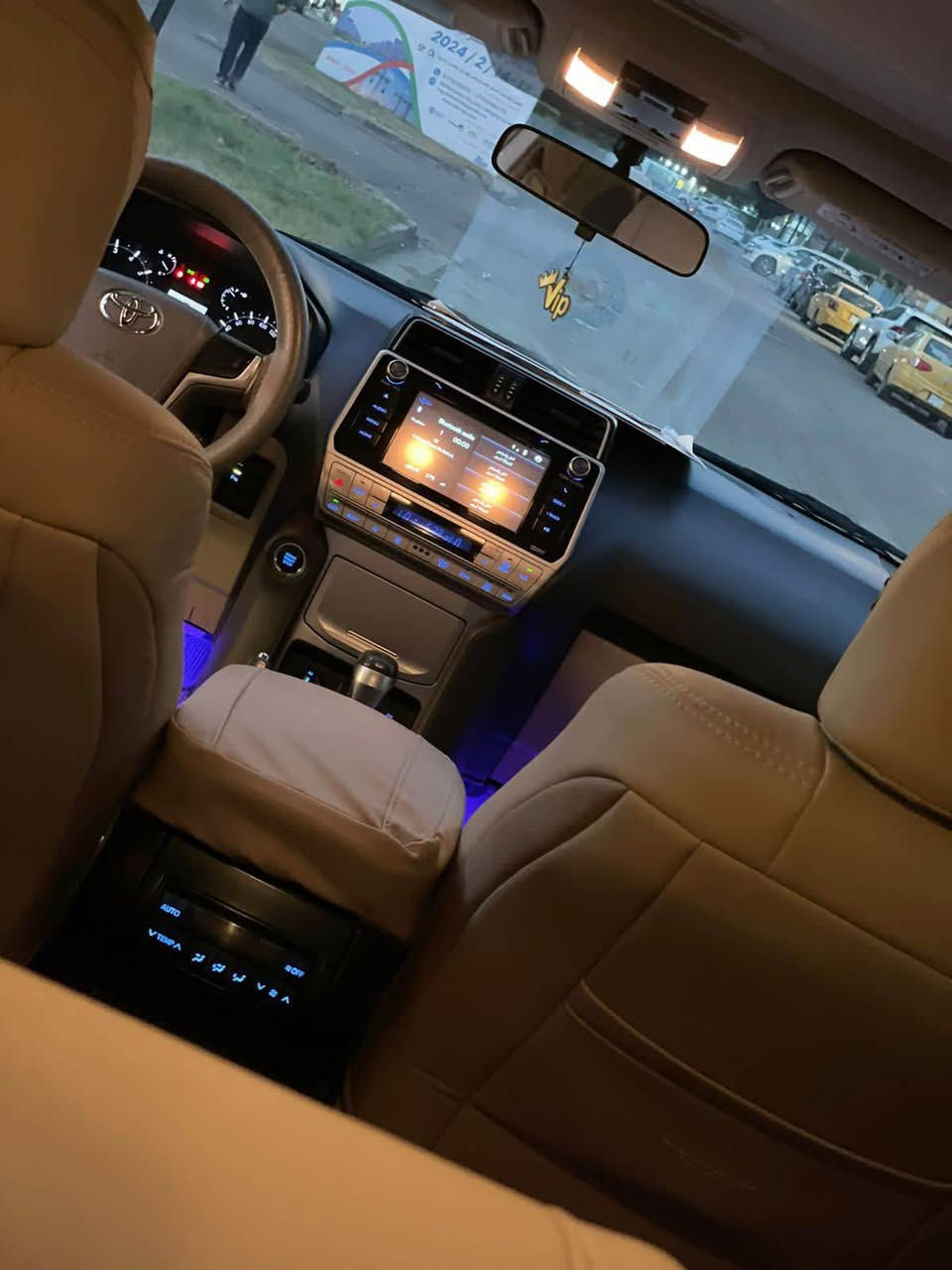 برادو TXS خليجي فوول ٢٠١٨
محرك سته سلندر  ٤٠٠٠
بصمه 
فتحه سلايد 
كراسي جلد
كراسي كهرباء 
فور ويل + نظام منحدرات 
حساسات كامره بلادي 
شاشه 
ثلاجه 
مغله ppf
زراك لايت 
زنون بلادي 
ماشيه 130 
رقم اربيل الجديد 
السياره بيه اتلث اصابع اباب خلف الصدر بارد فقط بدون فتح ونص دعاميه اماميه شخوط وعندي الصور قبل لا اصبغه 
السياره جديده بمعنى الكلمه بدون اي نقص من كل شي صيانه دهن فلاتر صدر كير مكينه كله جديد 
السعر  ٣٩٥٠٠ يعني ٣٩٠  ورقه السياره مصروف عليه تغليف ppf وعازل جام يوڤي 
الكراده شارع ٦٢
***********
*********** بغداد, العراق
