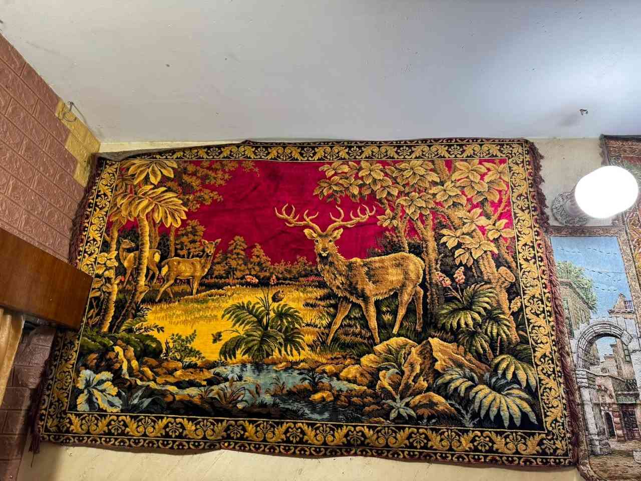 قطع  تعليك الطول ١٨٠ سم في ١٢٥ سم قديمه بحاله جديده ***********
