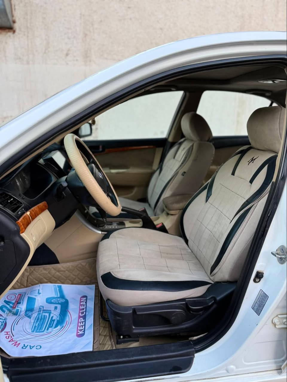 للبيع سوناتا 2011 كاملة بدون نواقص رقم صلاح الدين تحويل ثاني مكان السيارة بغداد البياع 
-  محرك 2400 دوش 
-شاشة ( مسجل ) 
-دوشمة جديدة 
-تايرات 
سيارة نظيفة مال جناي 
تجي تفحص بعينك وجيك 
للسعر 125 وبيها مجال للشراي 

  للاستفسار الاتصال
 ‭ 0782 170 5815‬
 واتساب ***********
