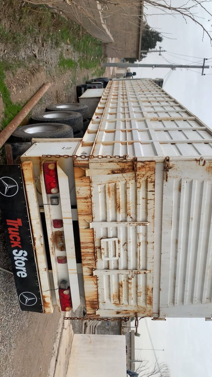 سەلام و عليك
ئەم بوديە بو فروشتنە ٤دينگلى دەبل تايەيە ٢دينگلى سەحال ٢ديگلى ورەقەيە ٥٥تەنى دەگرى 
ژمارة موبايي 📲***********)***********
