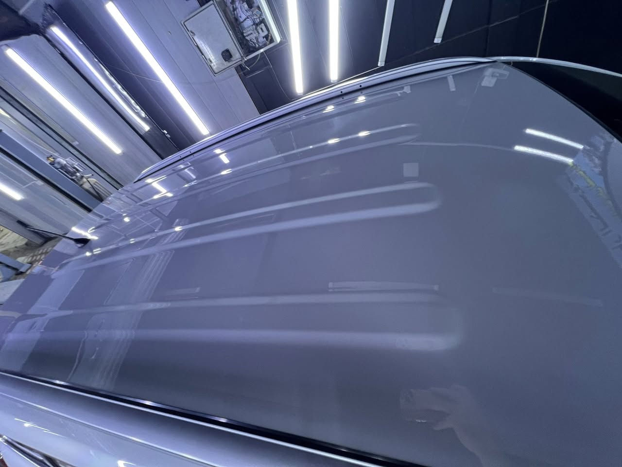 السلام عليكم ورحمة الله وبركاته شباب سياره توكسان موديل 2019 خليجي بيها صبغ جزى من الدعامية الخلفيه وفتح في الكيس مال الكير فقط والباقي كفاله بدون صبغ حديد السياره بدون بارد مكفوله عد الشي المذكور حداديه مكينه كير كفاله ماشيه ١٢٠ موصفاتها اعتياديه نص فول وضعيتها حلوه وخير من الله عارضها ب 188 وبيها مجال بسيط مكاني بغداد حي الجهاد وهذا رقمي 
***********
