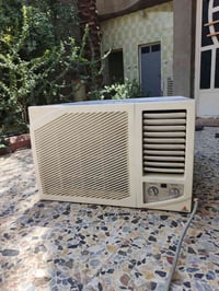 مكيف الحافظ 2 طن  نظيف كلش استعمال سنتين تبريده ثلج صوته ناعم  سعره ٢٧...