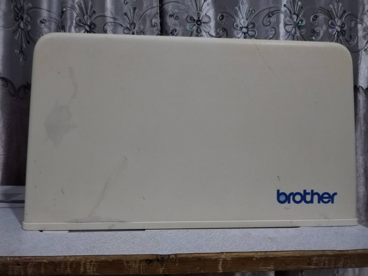 سلام عليكم عندي مكينه خياطه للبيع
سعر 200 وبي مجال


**إذا كنت صاحب هذا الإعلان وتريد حذفه لأي سبب، رجاءا أرسل رسالة إلى الدعم الفني**