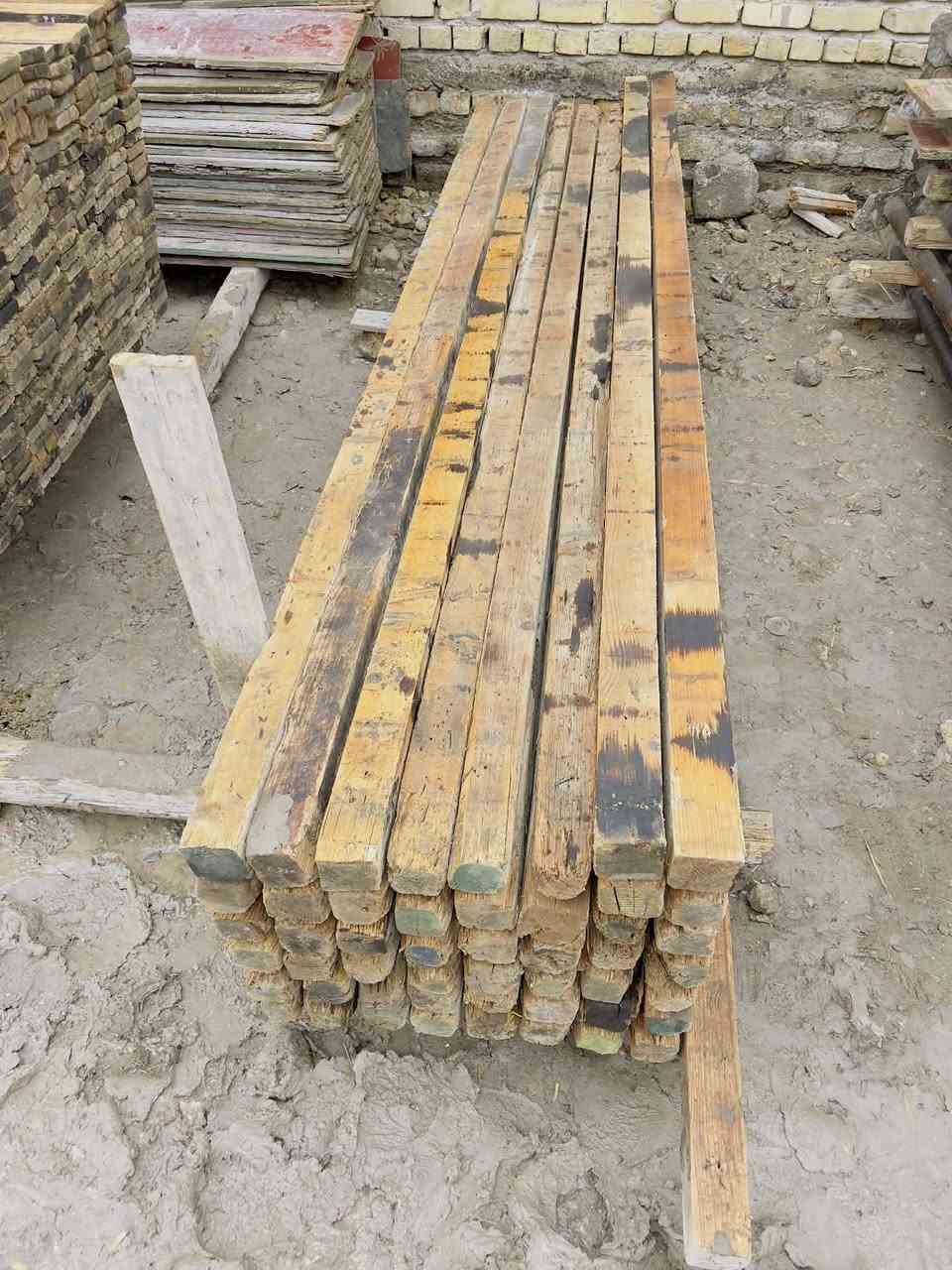 السلام عليكم لوح 4 متر انج تارس 25 + سير 3 متر + جكات عجمان اماراتي الاصلي +حاضن سن خشن وزن ثقيل عنوان حله ***********
