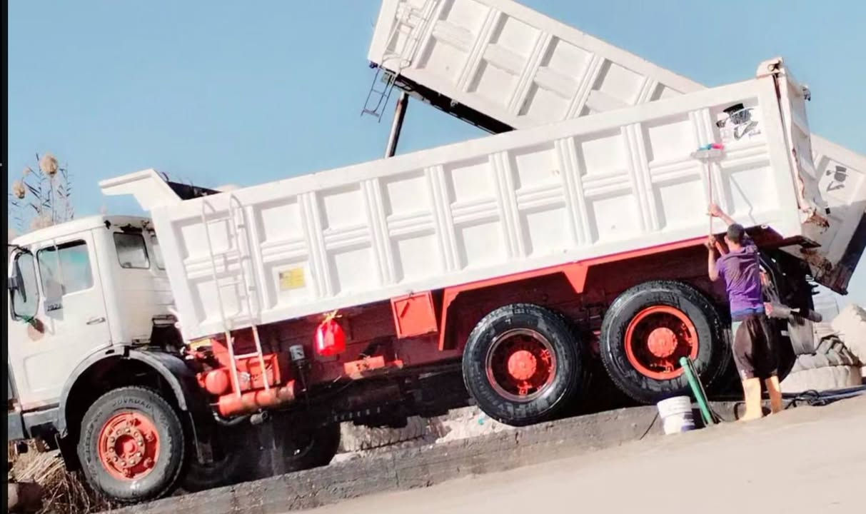 سيارة موديل ٧٥
گير 130
مكينه ٢٨عادي
مجموعه جي أف
رقمهه نجف الماني 
كوفه منطقة الزركه

*********** 
علي واتساب هذا الرقم
