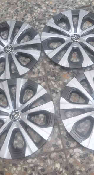 السلام عليكم 
للبيع
تخم كبات حجم 15 مال كورلا هايبر بلادي اصلي
السعر 60 
الاتصال ع الرقم ***********
