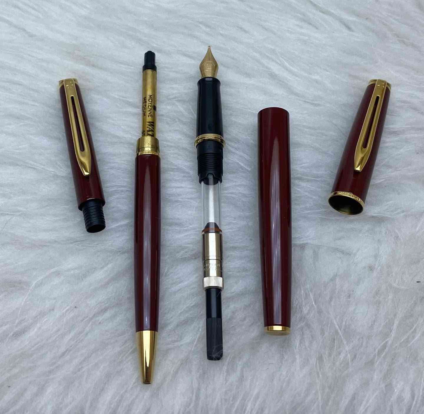 WATERMAN 
سيت  واترمان 
حبر و جاف
فرنسي المنشأ اصلي
حجر (لون مميز)
ريشة(سلاية) طلاء ذهب 
جنكال + حلقات طلاء ذهب 
حجم الخط M
جديد  غير مستخدم
مع العلبة الاصلية و الكرنتي
للاستفسار المراسله على الخاص او الاتصال بالرقم  *********** 
يوجد خدمة توصيل داخل بغداد و محافظات⁩
