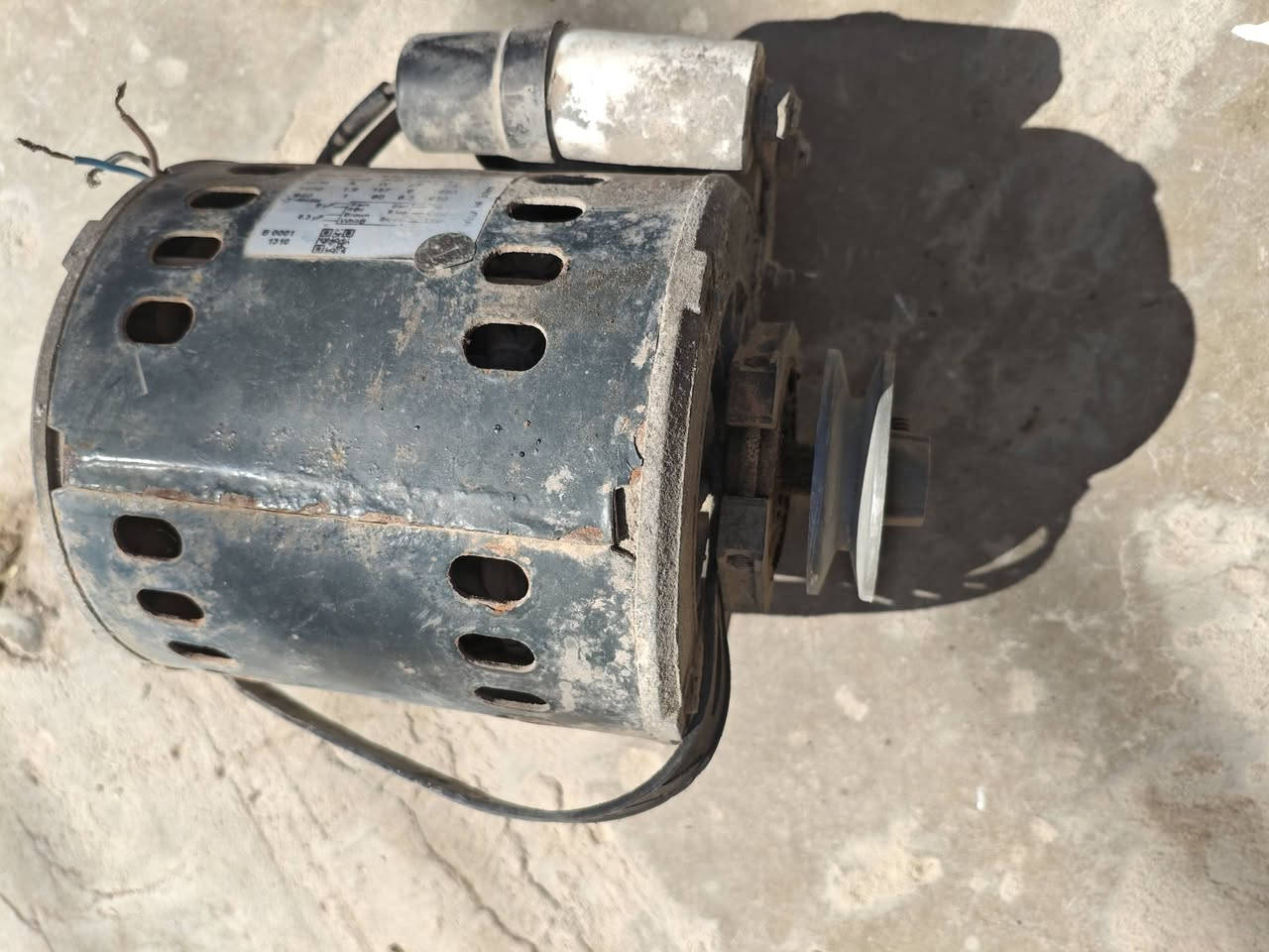 للبيع ماطور مبرده اصلي مال تفصيخ سرعتين شغال عل فحص 25الف ***********
