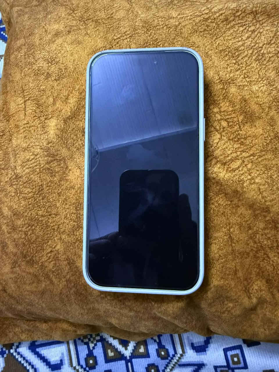 سلام عليكم 17بروماكس بطاريه 100 مشحون 74 جهاز نضيف كلش بس ضربه خفيفه ما مبينه جوه بصوره مبينه سعره 1900 مكان بغداد مدينة الصدر‭0774 173 4303‬
