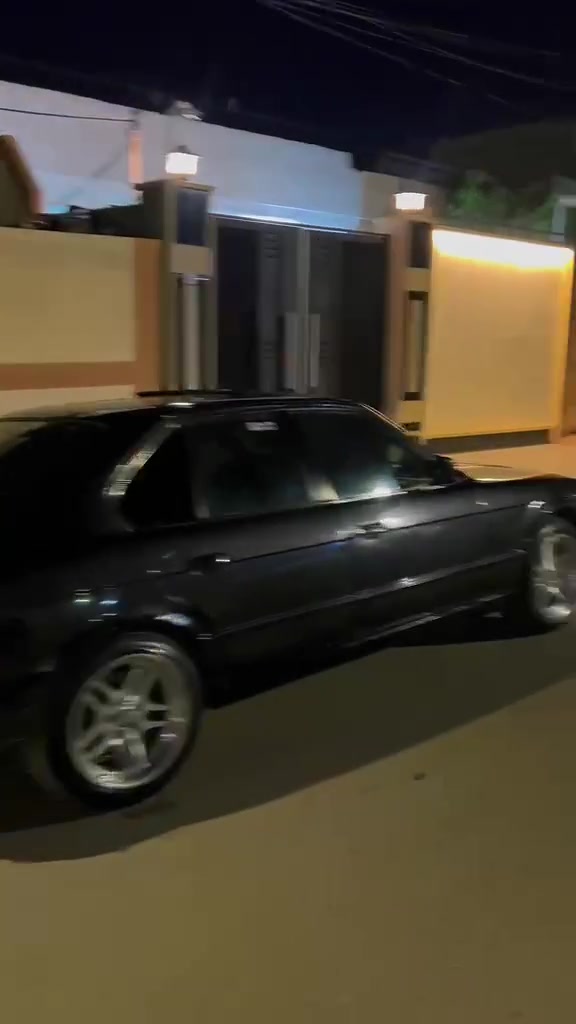 BMW525بدون صبغ بدون ضرر كير  ومكينا شرط تبريد ثلج موديل90 كير عادي السعر57 او بيها مجال حك الجيه مكلف بالنشر رقم صاحبها ***********
