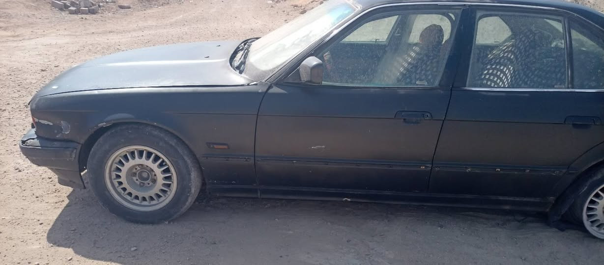 بي ام للبيع رقم الانبار تحويل مباشر حجم 225كير عادي جديد والحرك جديد والباقي كدامك السعر 25ورقة *********** مكان السيارة صقلاوية
