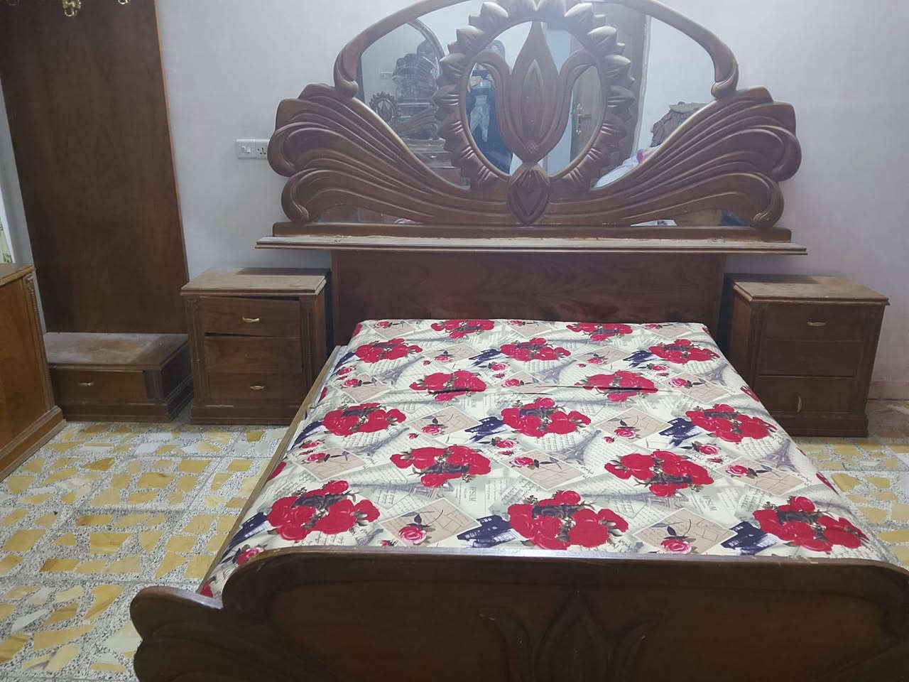 غرفة نوم صاج ٨ قطع رايديها بمليون للاستفسار الاتصال على الرقم ***********
