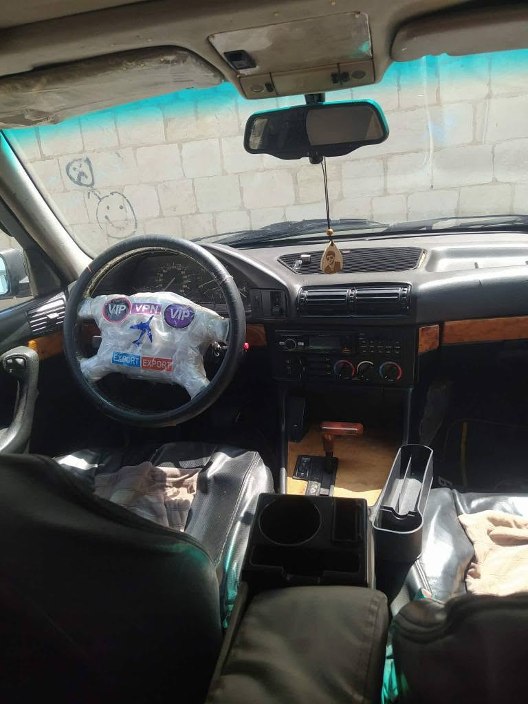 Nmw 525i 93 محرك كبس ديجيتال فول مواصفات اربع جام كهربائي سلايت اوتوماتيك كشن جلت هيتر سياحي دبل ايرباك دبل جكمجا سويج اتنين بلادي كير محرك شرط شرط تحويل شرط كهربائي كلشي سعر ٧٣ بي مجال مكان كركوك رحيماوا رقم *********** كركوك, العراق
