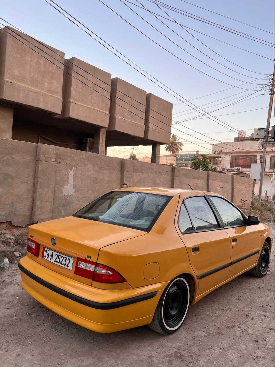سمند موديل ٢٠١١ محدثه ١٧ كرستال 
رقم بابل انكليزي بأسمي سنويه ٢٠٣٠ وهزه جديده 
مصفره هيئه وغرامات
مكينه كير حداديه كله كامله 
تبريد شغال 
تخم تاير جديد 
مابيه اي ضربه وخياسات مابيه
مكان السياره بابل الحله 
*********** حلة, بابل
