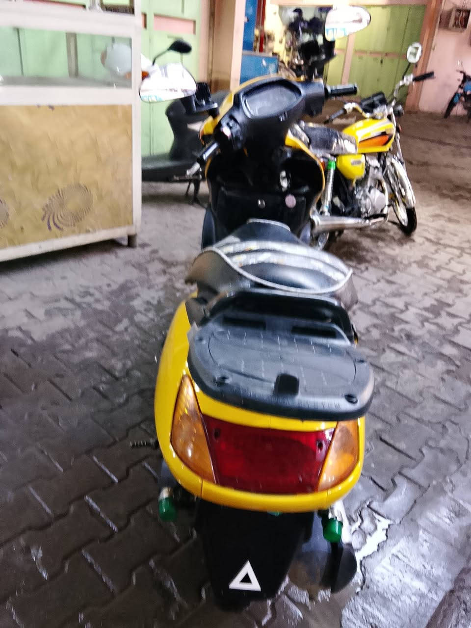 دراجة سبيسي ياباني لبيع مفتوح رايمر اول مرة سلف وهندر شغال محرك ناعم كفر  اصلي أبو الختم لسعر 550وبيها مجال الطيبين
اتصال على رقم ‏‪ 0776 174 3515‬‏اوخاص متواجد
