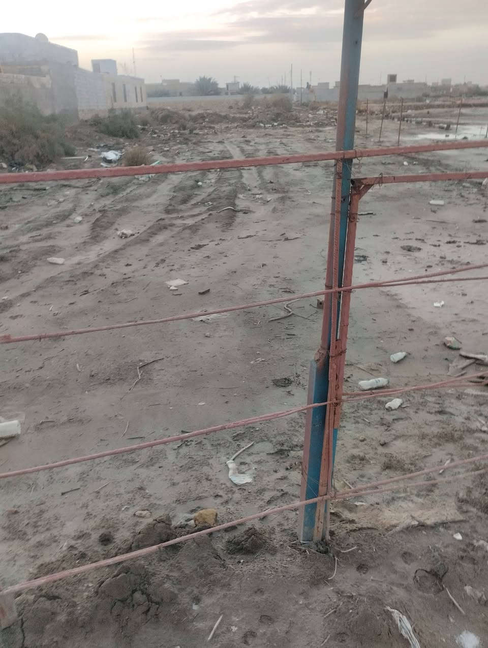 السلام عليكم للبيع قطعه ارض قرب سيد محمد المساحه 200 متر+400متر *********** بي واتساب
