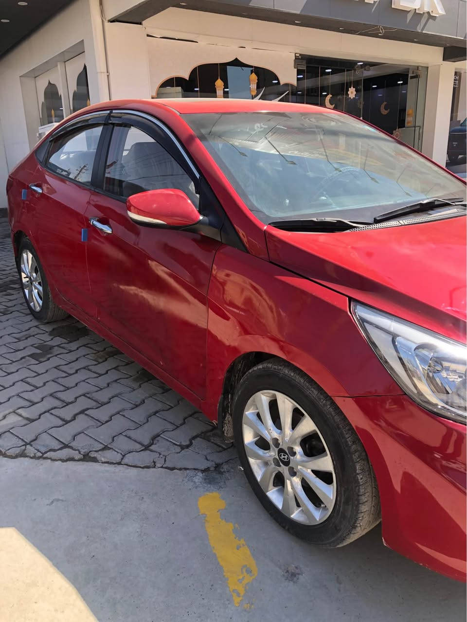السلام عليكم .. هونداي اكسنت لون احمر دم الغزال خليجي 2015 نظيفة السيارة ماشية 270الف بلادي محرك 1400 نشط نظيف خير من الله كير جديد كاميرا دوارة شاشة تبريد ثلج فتحة سيارة ناعمة حيل اقتصادية بيها ضرر بالبدنة جهة دعامية امامية وبيها مكانات صبغ ابيع حزام وصبغ باب الراكب والجامرلغ يحتاج معاينه فقط دواخل سليمة سيارة تمام التمام خير من الله بس للتوضيح ذكرت الي عليها السعر 82 ورقة وبيها مجال ورقم السيارة انكليزي تحويل مباشر والعنوان بغداد بغداد, العراق


**إذا كنت صاحب هذا الإعلان وتريد حذفه لأي سبب، رجاءا أرسل رسالة إلى الدعم الفني**