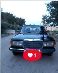 للبيع ( مارسدس ابو جحيل )                              موديل 1982 نظيف...