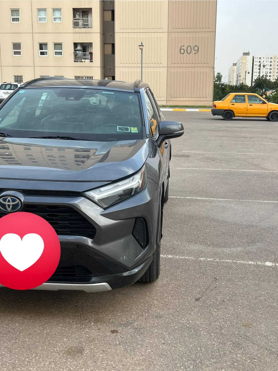 للبيع: تويوتا راف فور 2022 (هايبرد) 🚗
السيارة نظيفة جداً وجاهزة من كلشي، سيارة مال بيت ممشى 50 الف
التفاصيل:
✅ الموديل: 2022.
✅ المحرك: هايبرد (يعني تنساها للبنزين، اقتصادية جداً).
✅ المواصفات: شاشة كبيرة، تحكمات ستيرن، كاميرا، تبريد ثلج، وباقي المواصفات المعروفة للراف فور الجديدة.
✅ الحالة: السيارة وارد أمريكي، بيها حادث خلفي بسيط بجهة اليمين (عكس السايق) ومصلح تصليح درجة أولى. السيارة جداً نظيفة ومعدلة.
💰 السعر: شدتين و35 ورقة ($23,500) .
📍 المكان: بغداد.
📞 للتواصل: ***********
