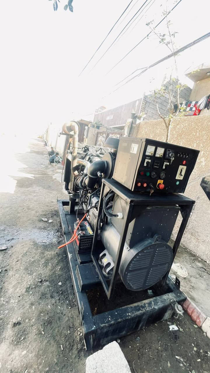 سلام عليكم مولد دويز أبو الصاروخ نظام تبريد ماء  4بستم نظام سوبر  100كي في 400امبير  جدا جدا جديده 
نظام سبيد حماية كامله فول مواصافات   مع تانكي 1000لتر حديد ثقيل
مكان بغداد  رقم ***********
