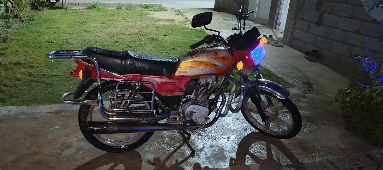 سلام عليكم دراجه فيوم للبيع 
مديل 2009  كلك مكفوله من السرقه السعر 350 بيها مجال ***********/***********
