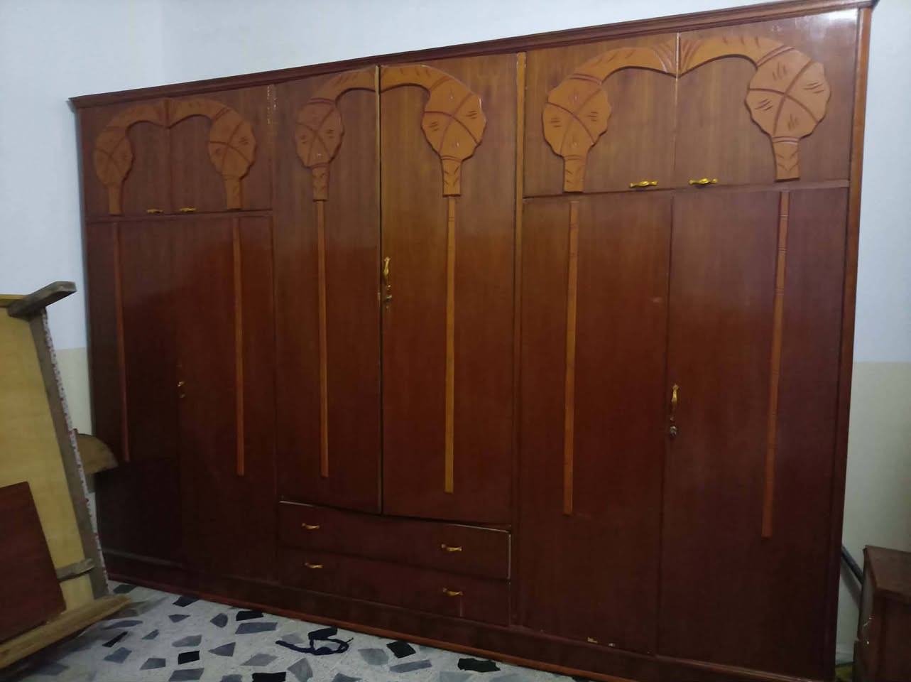 غرفه كامله خشب عراقي ملحق 
للبيع السعر 500
وبيها مجال 
@الجميع


**إذا كنت صاحب هذا الإعلان وتريد حذفه لأي سبب، رجاءا أرسل رسالة إلى الدعم الفني**