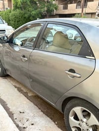 فورتي 2010 مصبوغة حزام   مكينة 2000 دوش   واردها صفحة الجنطة  گير مكين...