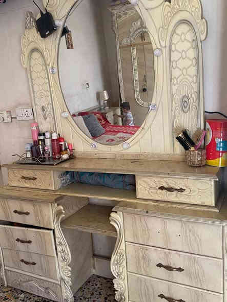 ⁉️غرفة للبيع كلشي ما بيها بس شد بة ٥٠٠ 🚧 تواصل ***********
