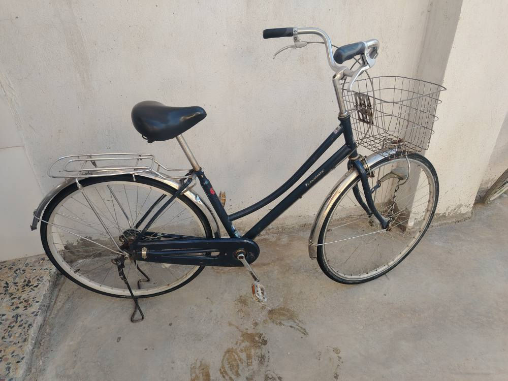 سلام عليكم بايسكل للبيع حجم 27 مكان الدوره0770 287 3746
