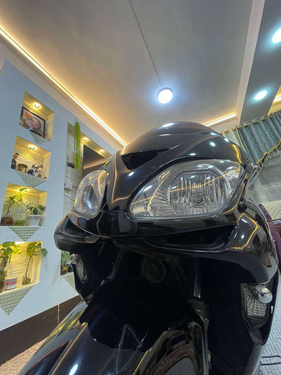 فورزا 08 بلاديه محرك وكير شغال6 نمر 3 تحويلات تخم تاير. كفرات كله بلادي دراجة ماشيية 28 الف  مكاني ديالى كنعان 
هــ ***********
