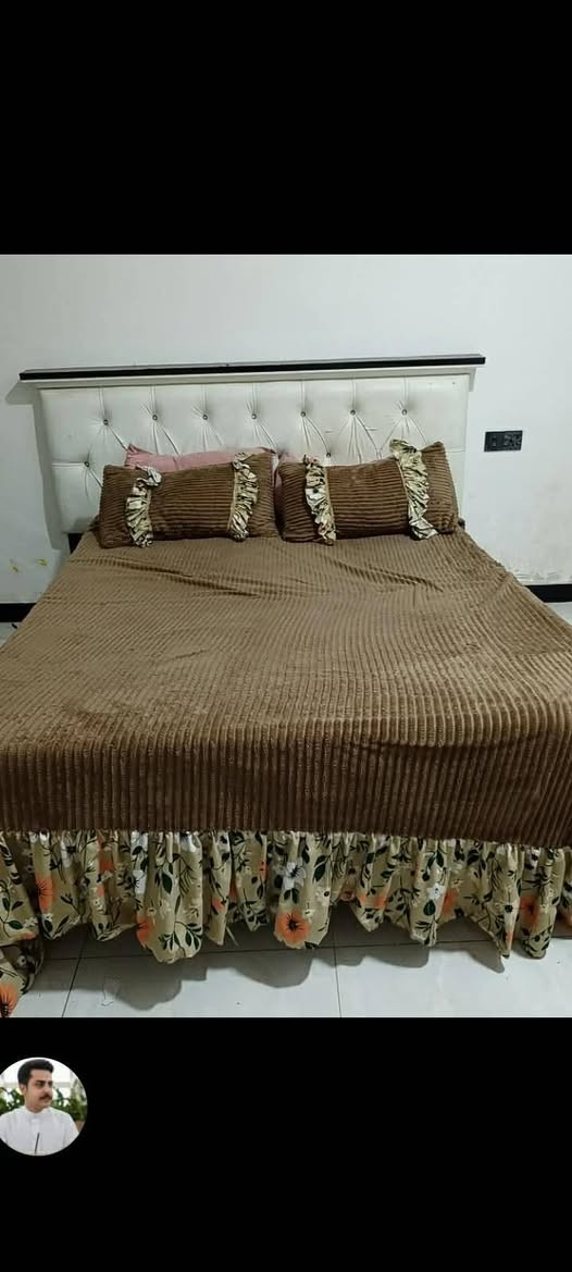 السلام عليكم ورحمة الله وبركاته. غرفه اخشاب تركيه بيبان سلايت  حلوه غرفه مرتبه سعره 175  وبيهه مجال بسيط عنوان حي الحكيم ***********
