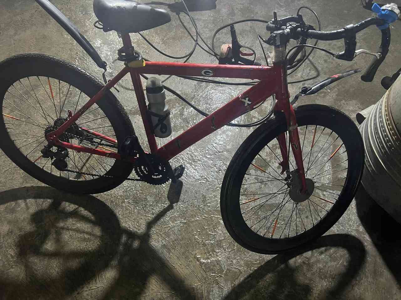 بيسكل للبيع الشراي يجي خاص او يتصل على هذا الرقم وبيه واتساب ***********
