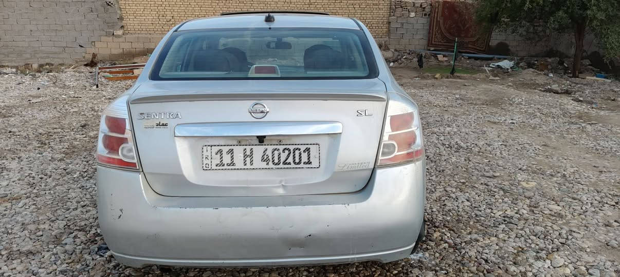 السلام عليكم للبيع نيسان سنترا 2010 رقم بغداد دولي بأسمي تحويل ثاني يوم 
سياره حلوه وجاهزه فول مواصفات السياره فتحه بالقماره بصمه تبريد شغال تتدفئ بلكشنات   شاشه كامره جاهزه السياره للاخير السعر 70 وبيه مجال مكاني ذي قار الشطرة *********** الشطره, ذي قار
