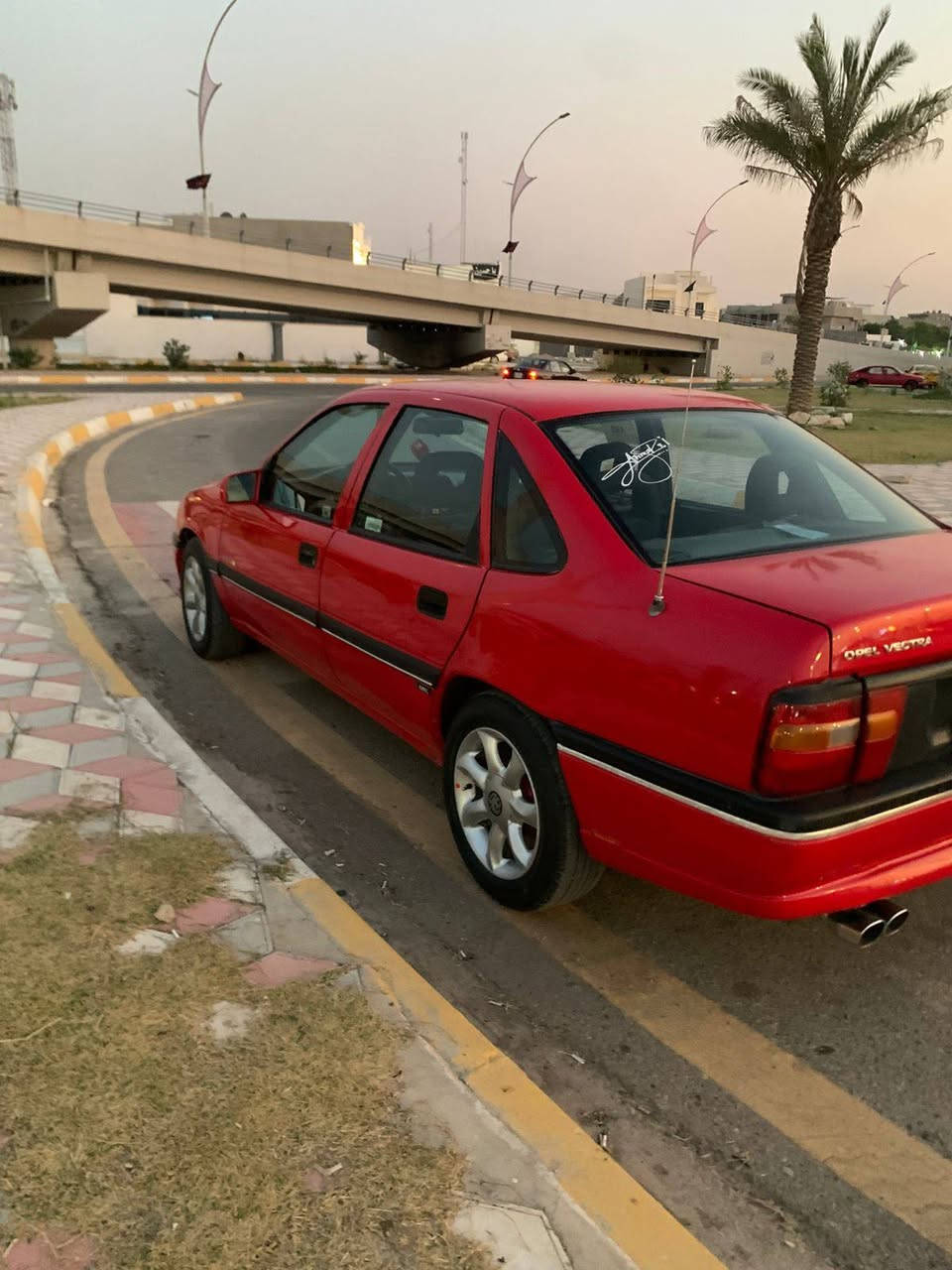 سياره اوبل فكترا موديل 92حجم16قايش عريض باور سياره نظيفه جدا كولشي مابي شرط بدون ضربه سنويه منتهي فقط بي دفتر بنزين كهربائية كلها شغال تخم صدر جديد سعر 35وبي مجال بسيط عنوان كركوك رقم هاتف ***********
