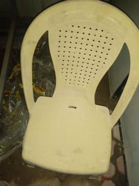 كراسي للبيع مستعمل  3500 سعر الواحد  العدد 125 للاتصال واتساب 07706824...